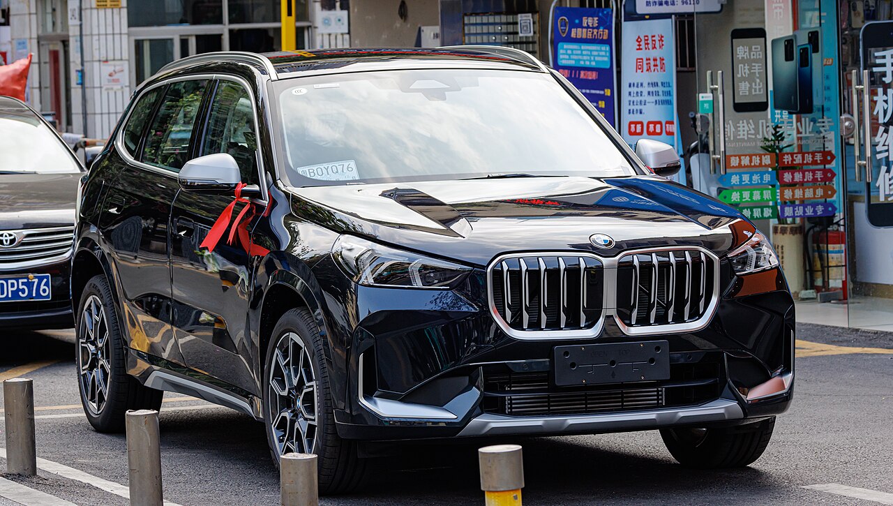 BMW X1 — exteriör profil