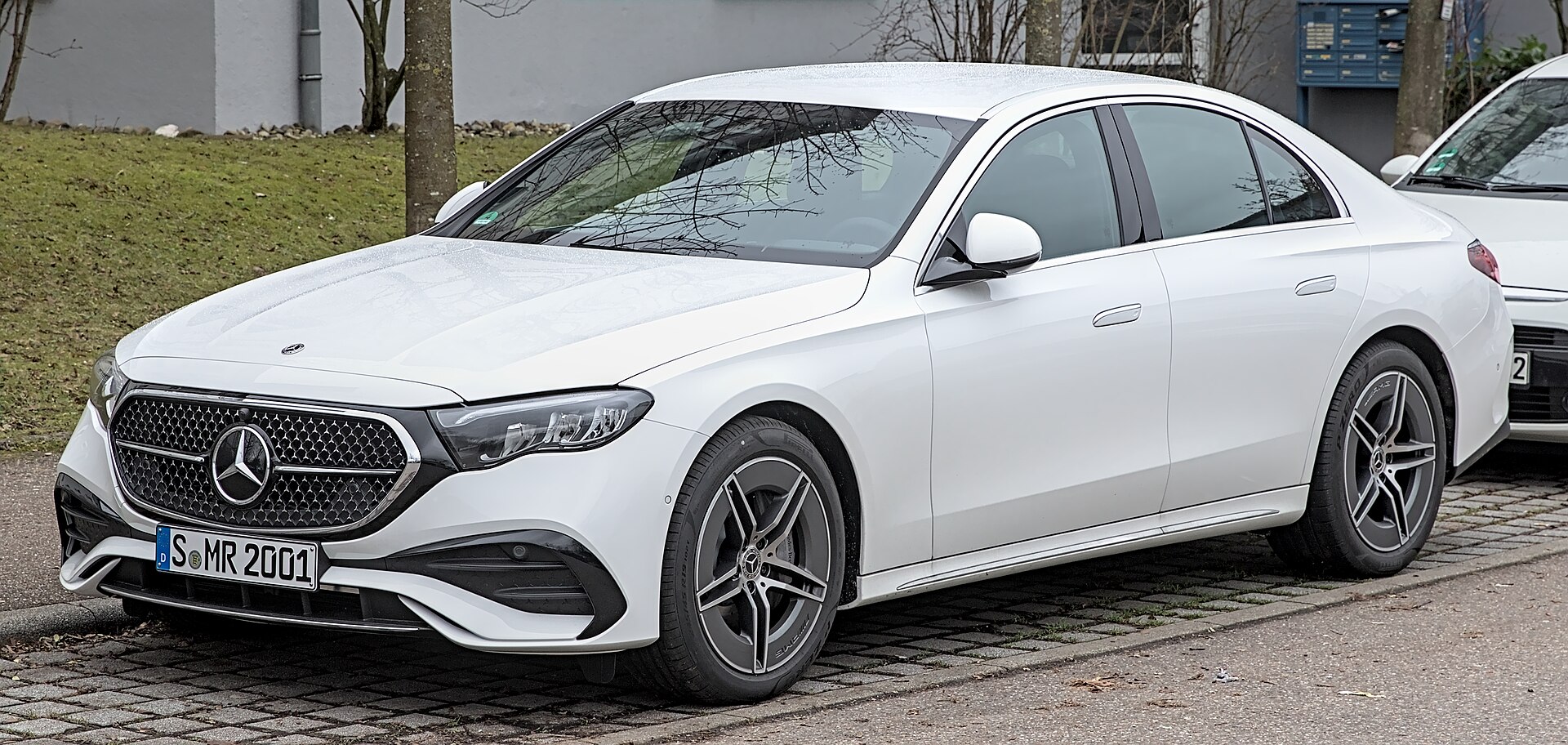 Mercedes-Benz E-klass — exteriör profil