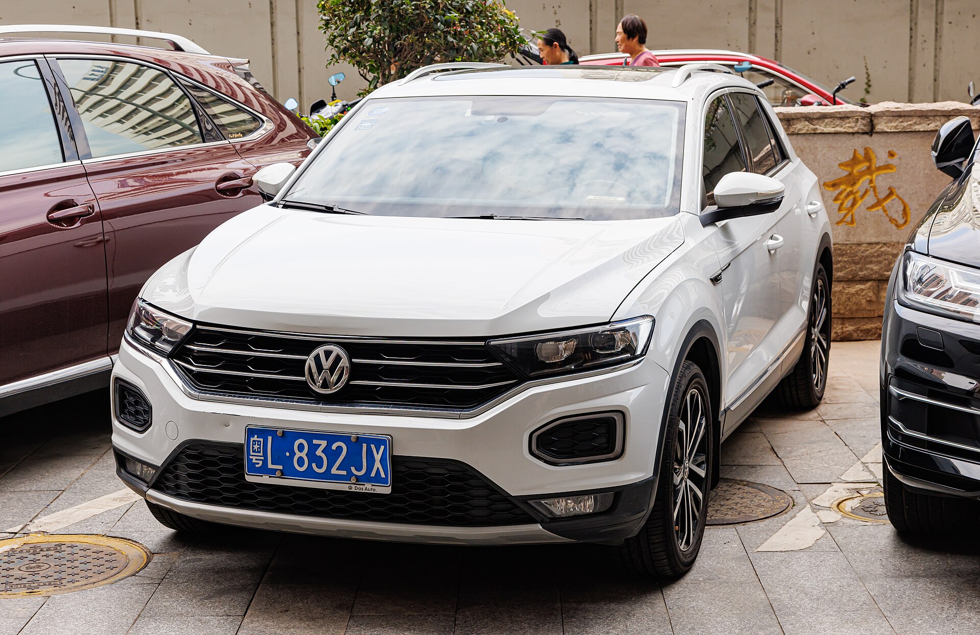 Volkswagen T-Roc — exteriör och profil