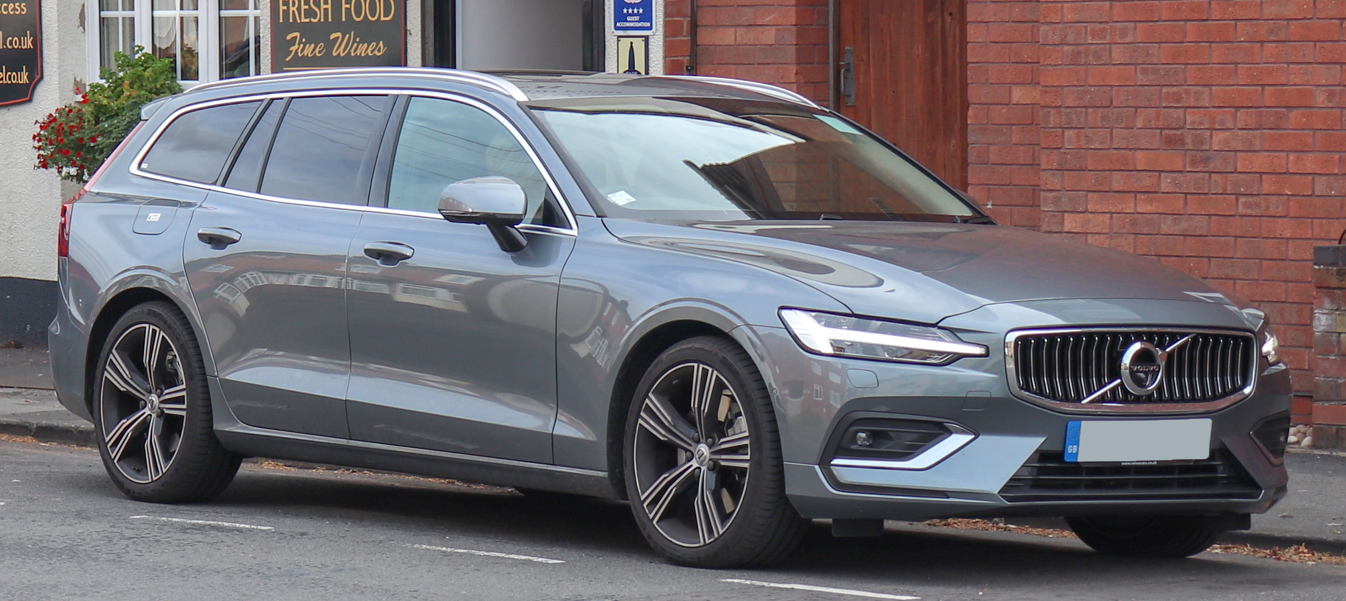 Volvo V60 — exteriör profil